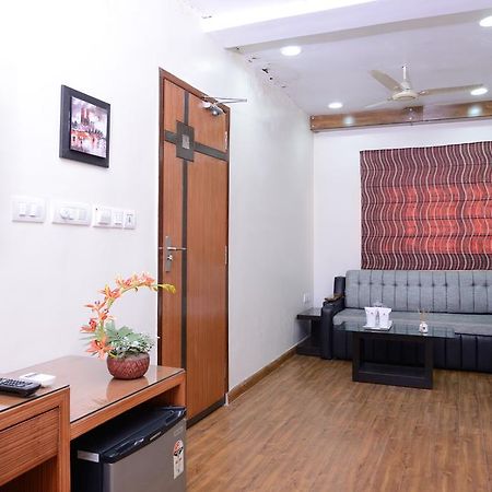 Golden Apple Boutique Hotel Калькутта Экстерьер фото