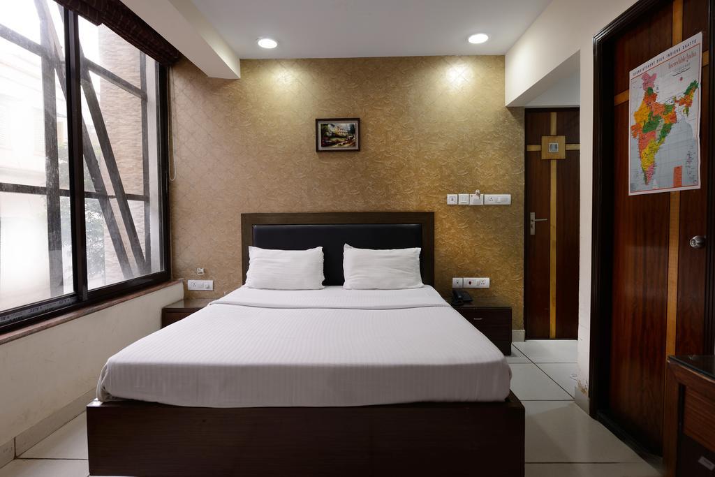Golden Apple Boutique Hotel Калькутта Экстерьер фото