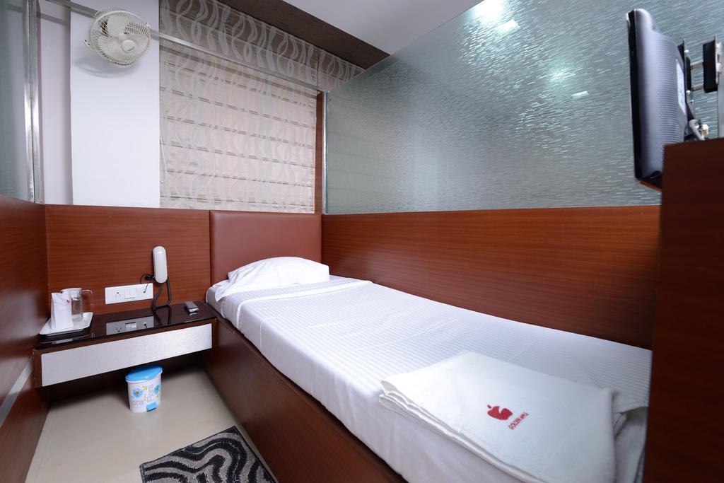 Golden Apple Boutique Hotel Калькутта Экстерьер фото