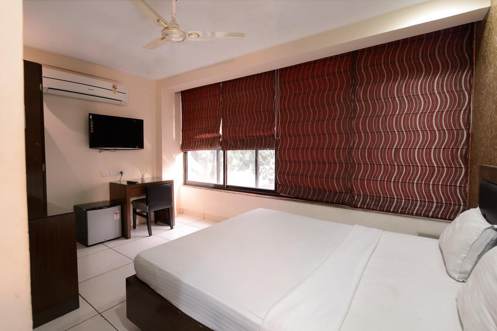 Golden Apple Boutique Hotel Калькутта Экстерьер фото