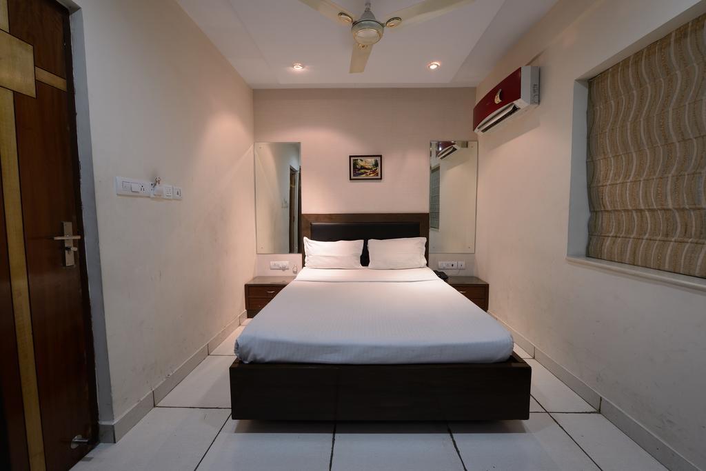 Golden Apple Boutique Hotel Калькутта Экстерьер фото
